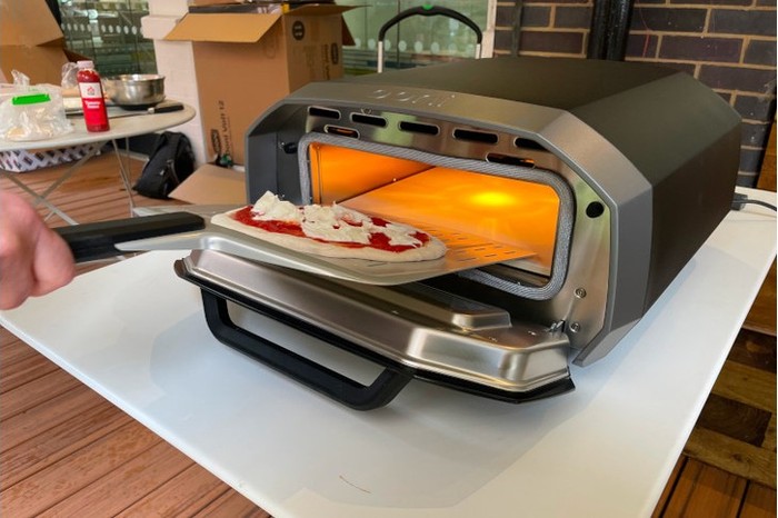Ooni Volt 12 pizza oven
